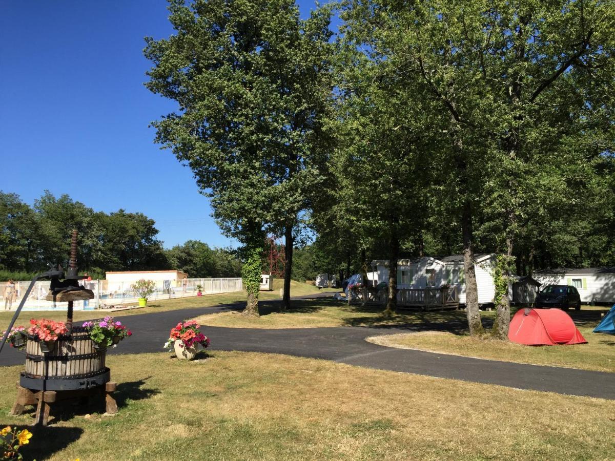 Camping Les Petites Minaudieres Coussay-les-Bois المظهر الخارجي الصورة