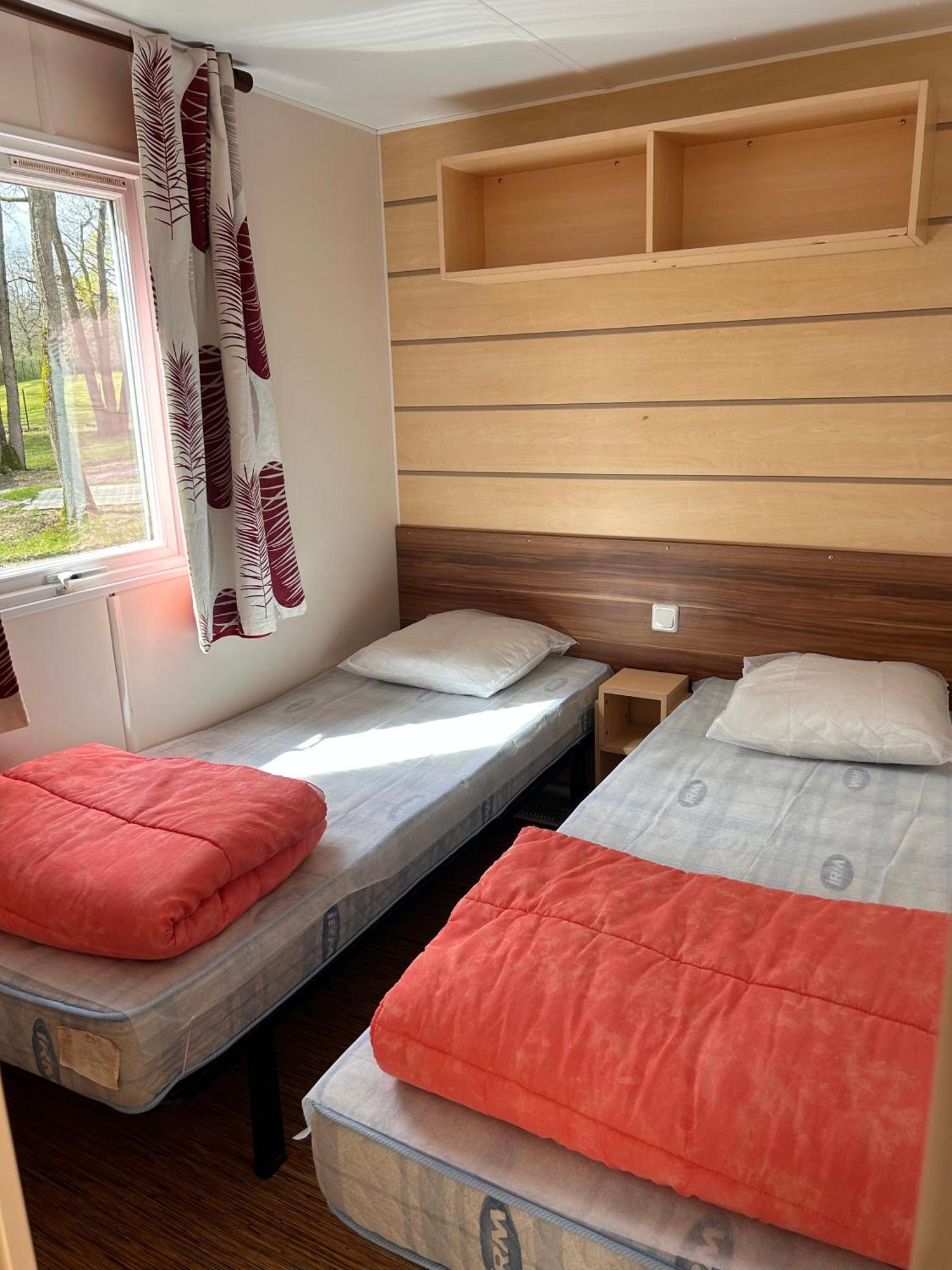 Camping Les Petites Minaudieres Coussay-les-Bois الغرفة الصورة